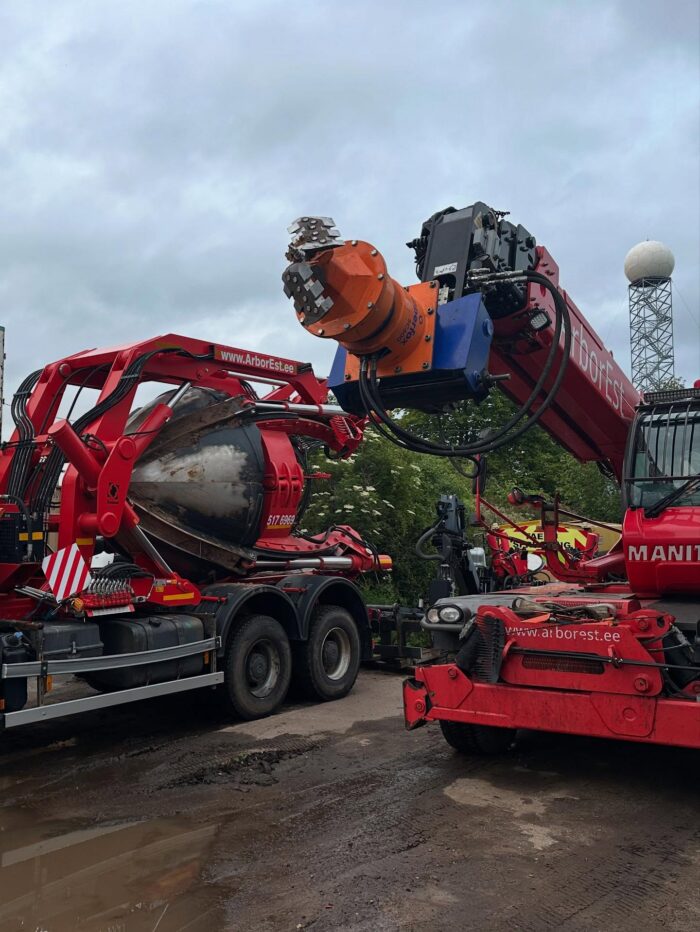 Arborist Tree Crane Stump Grinding 5